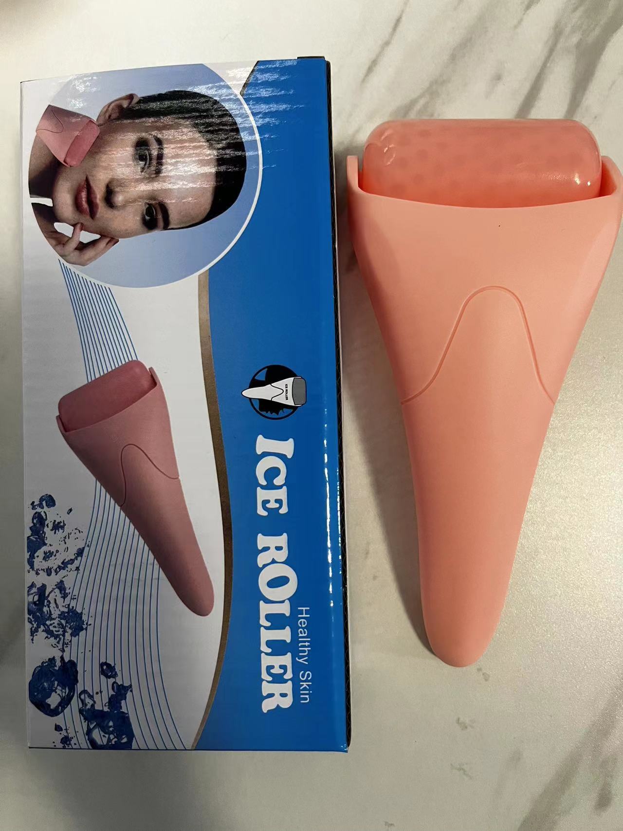 Herramienta de masaje facial con rodillo de hielo con bolas frías