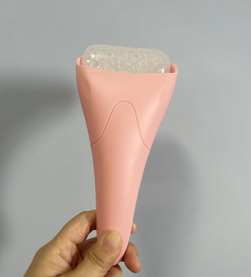 Herramienta de masaje facial con rodillo de hielo con bolas frías